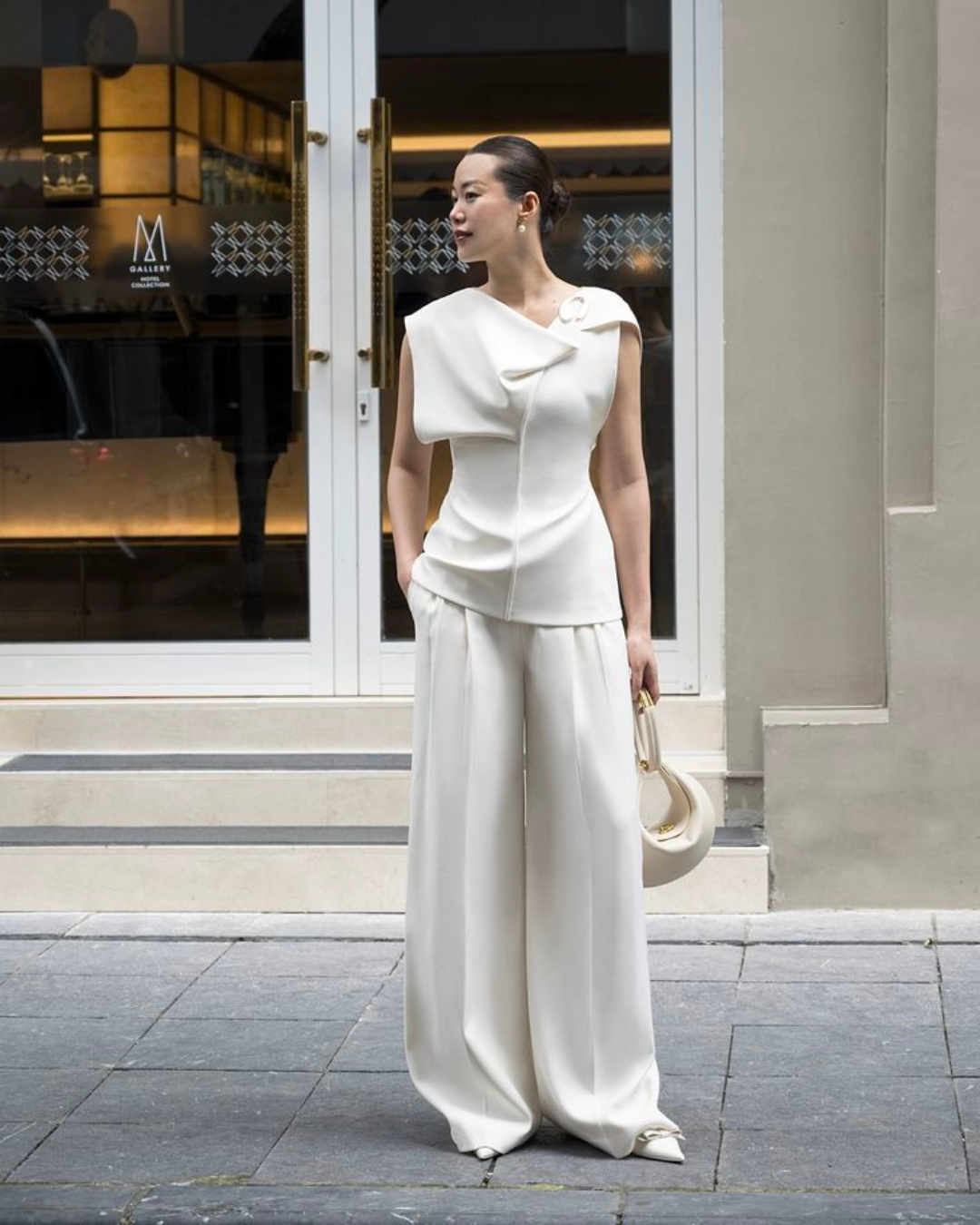 Read more about the article 5 Easy Ways to Dress with a Mummy Tummy (And Still Look Stylish!)