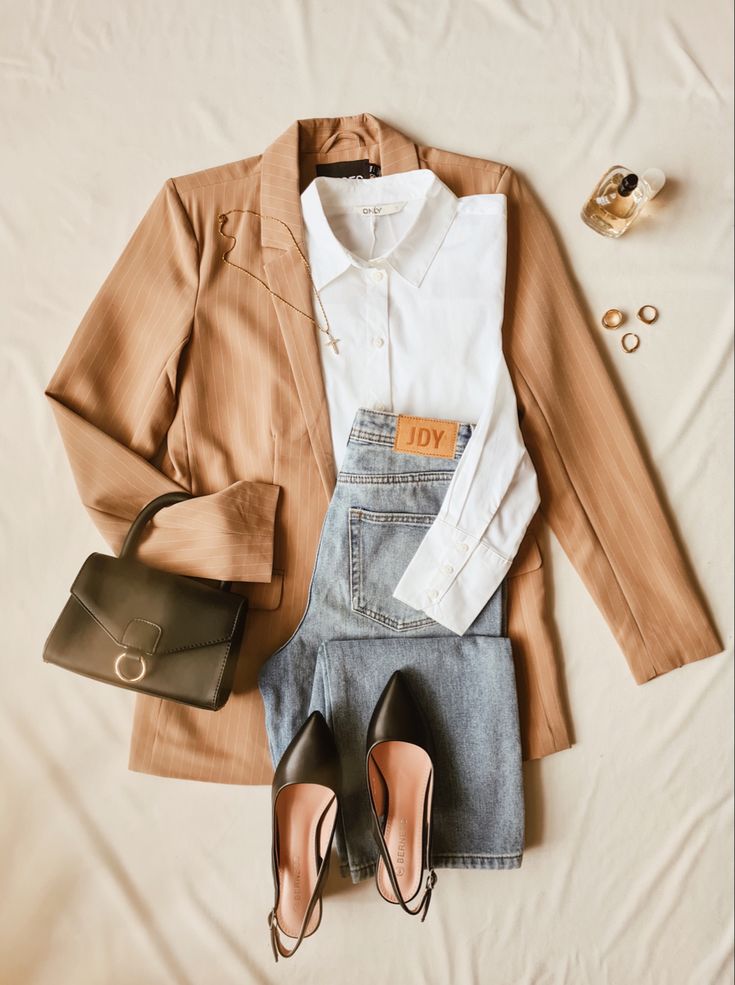 Read more about the article Is Comfort the Enemy of Style? The Truth Every Mum Should Know