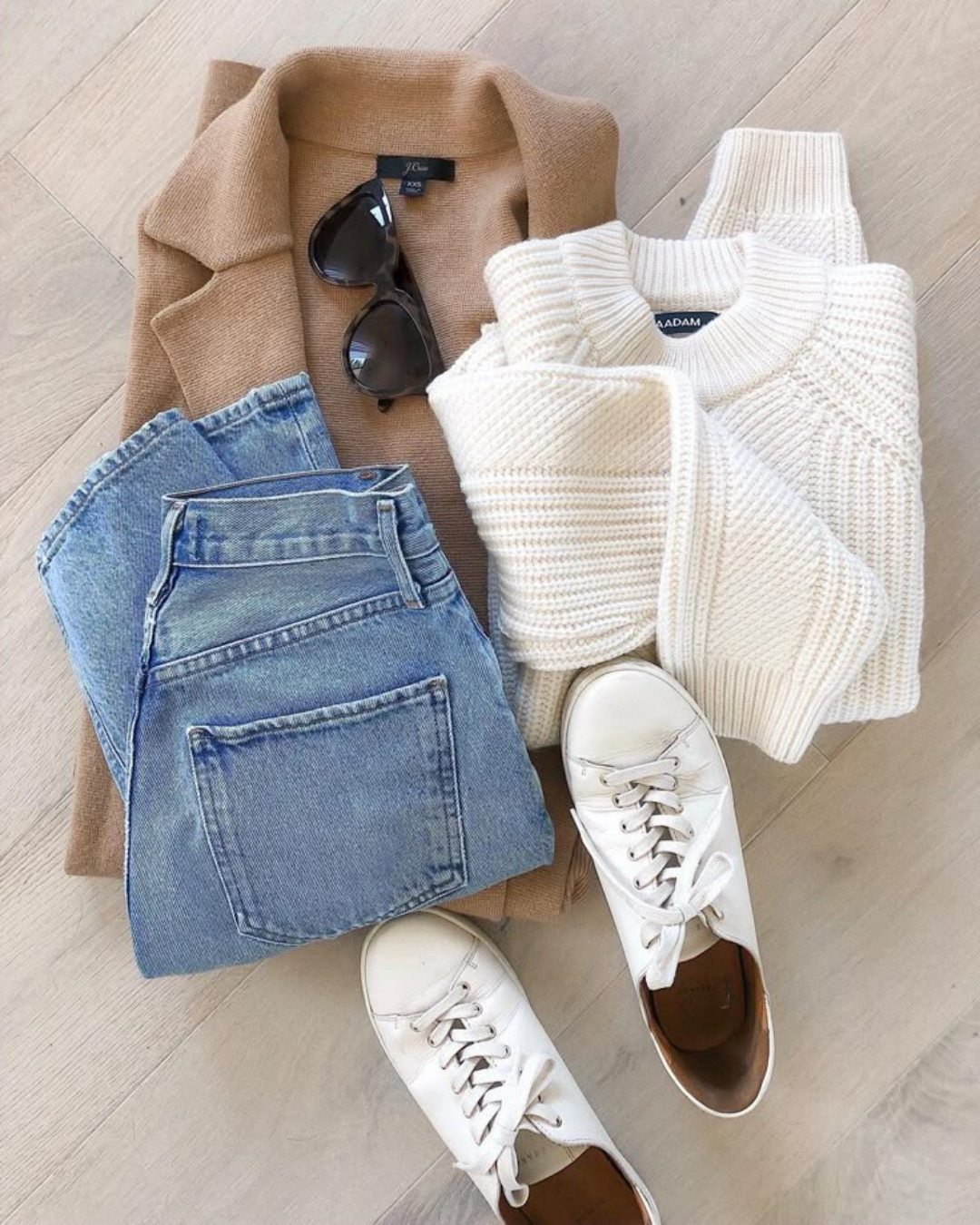 Read more about the article Effortless Autumn Style: How to Build a Simple Capsule That Actually Works